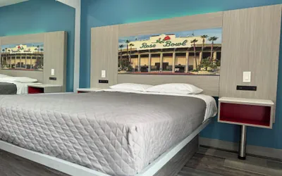 Photo 4 - Lincoln Motel