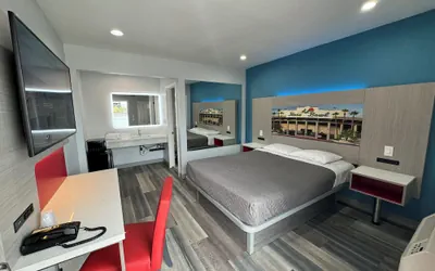 Photo 2 - Lincoln Motel