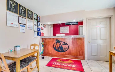 Photo 2 - Econo Lodge Walterboro I-95