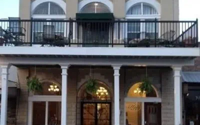 Photo 2 - Hamilton House Inn