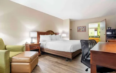 Photo 5 - Econo Lodge Moss Point - Pascagoula