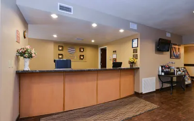 Photo 5 - Comfort Inn & Suites Page at Lake Powell