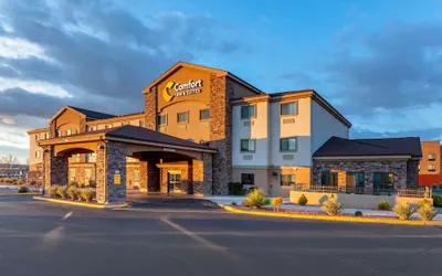 Photo 2 - Comfort Inn & Suites Page at Lake Powell