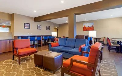 Photo 4 - Comfort Inn & Suites Page at Lake Powell