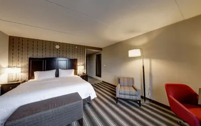 Photo 5 - Hampton Inn Neptune/Wall