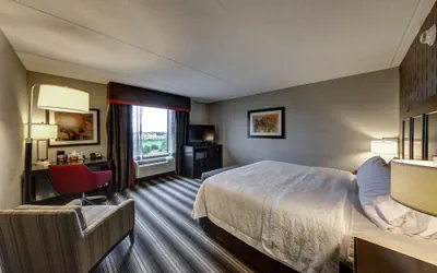Photo 4 - Hampton Inn Neptune/Wall
