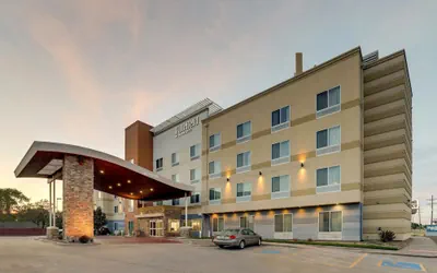 Photo 2 - Fairfield Inn & Suites Hutchinson