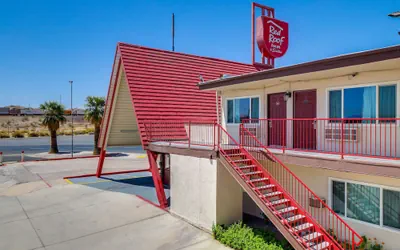 Red Roof Inn Needles