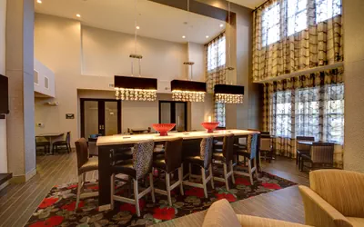 Photo 4 - Hampton Inn & Suites DuPont