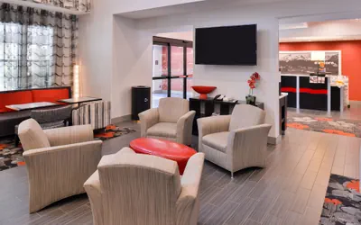 Photo 5 - Hampton Inn & Suites DuPont