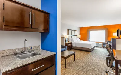 Photo 3 - Holiday Inn Express Hotel & Suites Albert Lea - I-35 by IHG