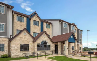 Photo 2 - Microtel Inn & Suites by Wyndham Buda Austin South