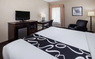 Photo 5 - La Quinta Inn & Suites by Wyndham Inglewood