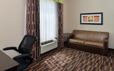Photo 4 - Holiday Inn Express Hotel & Suites Alva by IHG