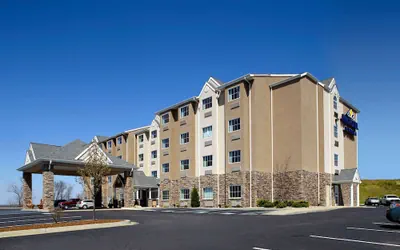 Photo 2 - Microtel Inn & Suites by Wyndham St Clairsville/Wheeling