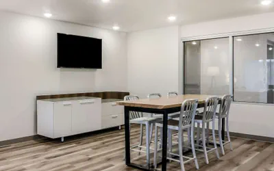 Photo 4 - WoodSpring Suites Tacoma - Lakewood