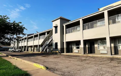 Photo 4 - Blue Way Inn & Suites Wichita East