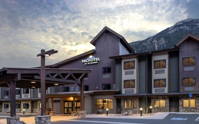 Photo 2 - Microtel Inn & Suites by Wyndham Georgetown Lake