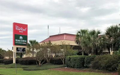 Photo 2 - HomeTowne Studios By Red Roof Augusta