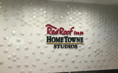 Photo 4 - HomeTowne Studios by Red Roof Bordentown - McGuire AFB