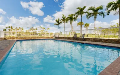 Photo 2 - Fairfield by Marriott Inn & Suites Homestead Florida City