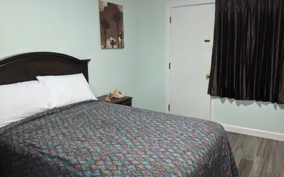 Photo 4 - Laurel Notch Motel