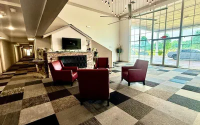 Photo 4 - University Inn of Carbondale