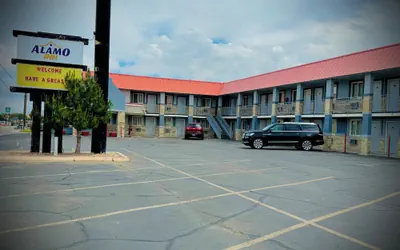Photo 2 - Alamo Inn