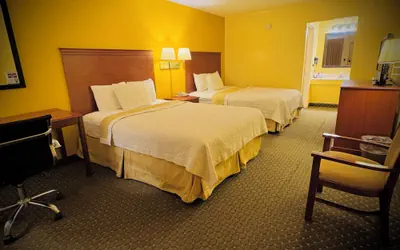 Photo 3 - Alamo Inn