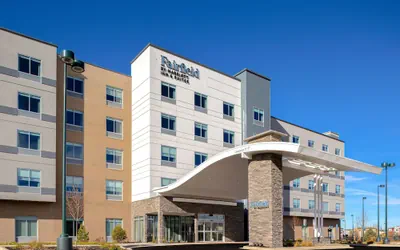Photo 2 - Fairfield Inn & Suites by Marriott Denver Airport at Gateway Park