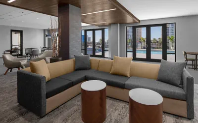 Photo 4 - Courtyard by Marriott Clearwater Beach