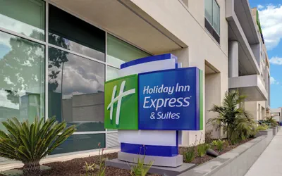 Holiday Inn Express & Suites Glendale Downtown by IHG