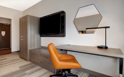 Photo 5 - Holiday Inn Express & Suites Glendale Downtown by IHG