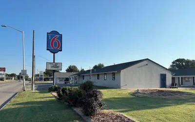 Photo 2 - Motel 6 Ponca City, OK