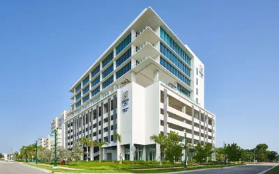 Photo 2 - SERENA Hotel Aventura Miami, Tapestry Collection by Hilton