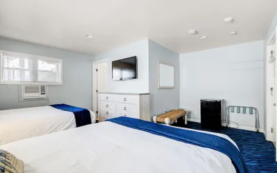 Photo 4 - Surf City Hotel