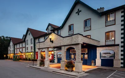 Photo 2 - Irish Cottage Inn & Suites