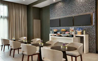 Photo 4 - Embassy Suites by Hilton Atlanta Midtown