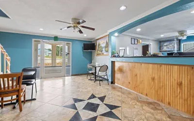 Photo 4 - Days Inn by Wyndham Kenedy/Karnes City