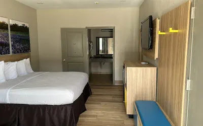 Photo 5 - Days Inn by Wyndham Kenedy/Karnes City
