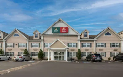 Photo 2 - Econo Lodge Auburn I-95