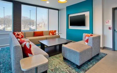 avid hotel Detroit Warren by IHG