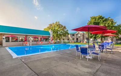 Photo 2 - Cayuga Blu Hotel