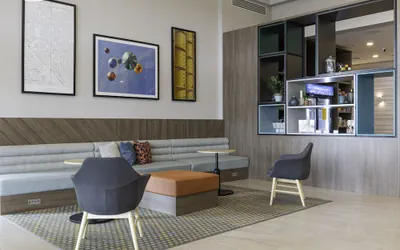 Photo 2 - Holiday Inn Glendale - Stadium & Ent Dist by IHG