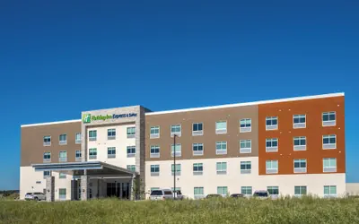 Holiday Inn Express & Suites Watertown by IHG