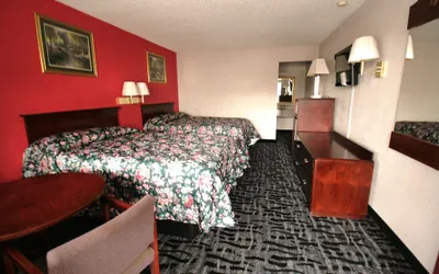 Photo 2 - Economy Inn