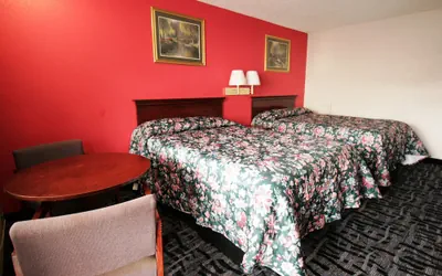 Photo 3 - Economy Inn