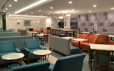 Photo 5 - La Quinta Inn & Suites by Wyndham Littleton/Red Rocks