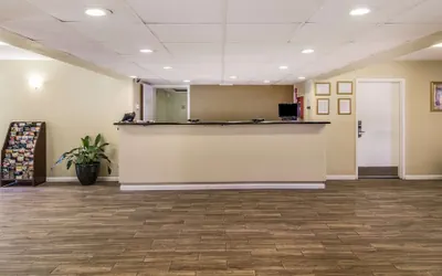Photo 5 - Suburban Studios Hotel Kingsland Near I-95