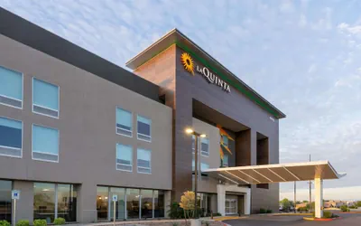 La Quinta Inn & Suites by Wyndham Maricopa - Copper Sky